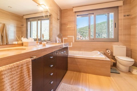 6 chambres villa à vendre à Castelldefels, Barcelona, Catalonia, Spain № 4288 - photo 23