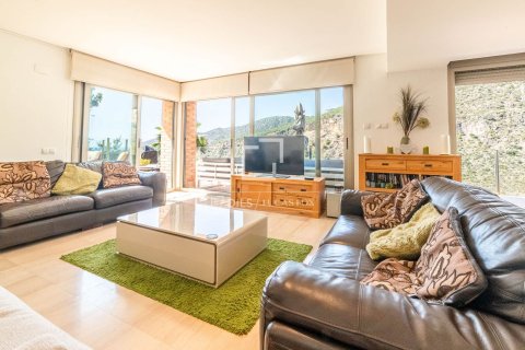 6 chambres villa à vendre à Castelldefels, Barcelona, Catalonia, Spain № 4288 - photo 4