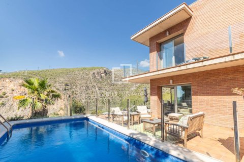 6 chambres villa à vendre à Castelldefels, Barcelona, Catalonia, Spain № 4288