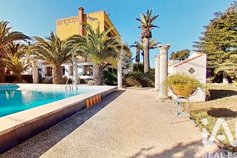 5 bedrooms house for sale in Valls, Tarragona, Catalonia, Spain № 4677 - photo 5