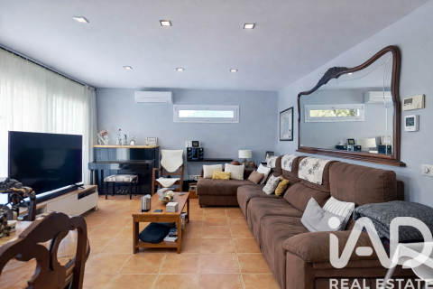 5 bedrooms house for sale in Valls, Tarragona, Catalonia, Spain № 4674 - photo 15