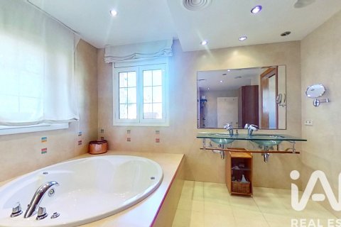 5 bedrooms house for sale in Salou, Tarragona, Catalonia, Spain № 4673 - photo 20