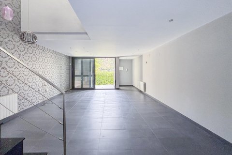 3 bedrooms house for sale in Arenys de Mar, Barcelona, Catalonia, Spain № 7029 - photo 3