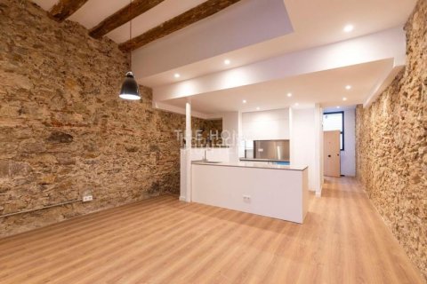 Купить квартиру в Бадалона, Испания с 1 спальня, 175м², № 2274 - фото 2