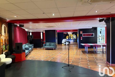 250 sq.m. commercial property for sale in Salou, Tarragona, Catalonia, Spain № 7564 - photo 9