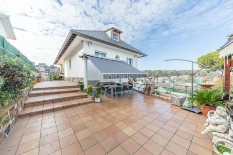 Дом с 3 спальнями в Барселоне, Каталония, Испания № 2330