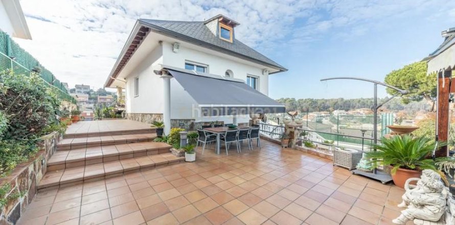 Дом с 3 спальнями в Барселоне, Каталония, Испания № 2330