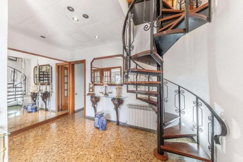 Купить дом в Барселона, Испания с 3 спальни, 890м², № 2330 - фото 9