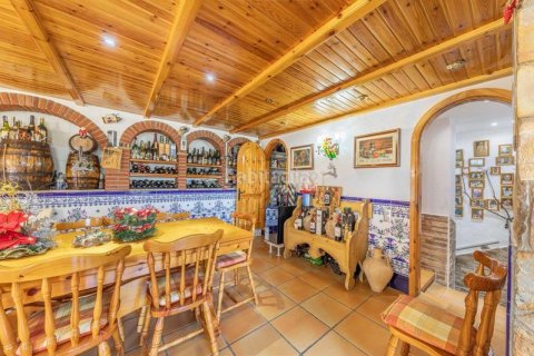 Купить дом в Барселона, Испания с 3 спальни, 890м², № 2330 - фото 2