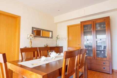 Купить дом в Кальдес-де-Монтбуи, Испания с 5 спален, 251м², № 2324 - фото 5