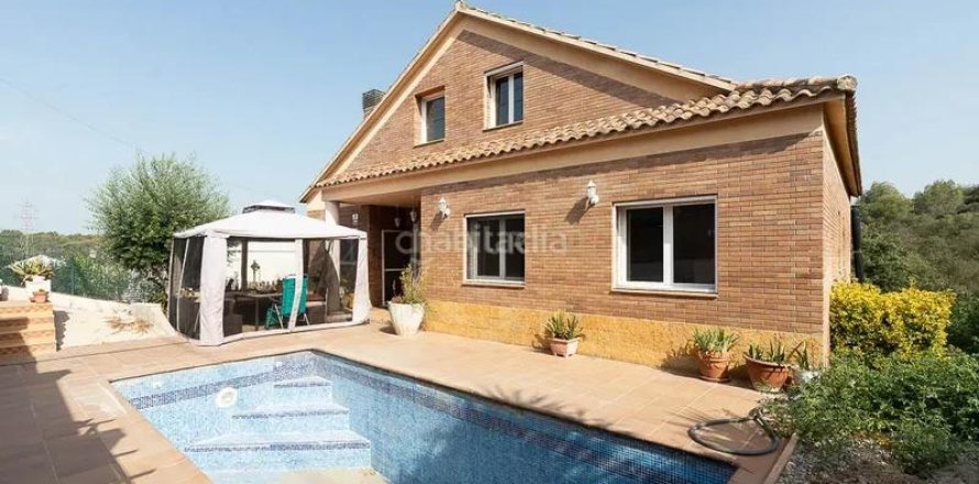 Дом с 4 спальнями в Барселоне, Каталония, Испания № 2327