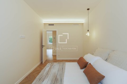Apartamento de 3 dormitorios en venta en Barcelona, Cataluña, Spain № 4206 - foto 17