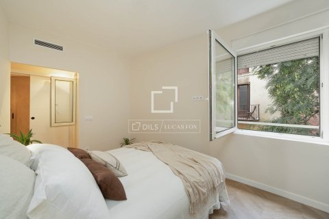 Apartamento de 3 dormitorios en venta en Barcelona, Cataluña, Spain № 4206 - foto 21