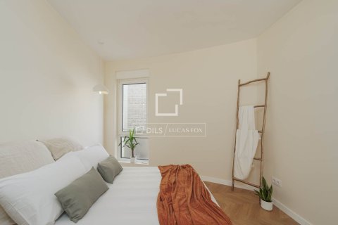 Apartamento de 3 dormitorios en venta en Barcelona, Cataluña, Spain № 4206 - foto 10