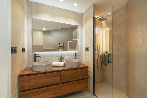 Apartamento de 3 dormitorios en venta en Barcelona, Cataluña, Spain № 4206 - foto 24