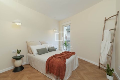 Apartamento de 3 dormitorios en venta en Barcelona, Cataluña, Spain № 4206 - foto 11