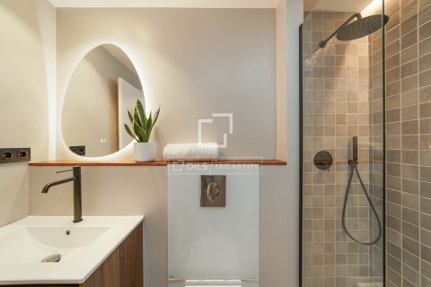 Apartamento de 3 dormitorios en venta en Barcelona, Cataluña, Spain № 4206 - foto 13