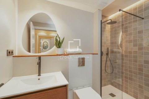 Apartamento de 3 dormitorios en venta en Barcelona, Cataluña, Spain № 4206 - foto 12