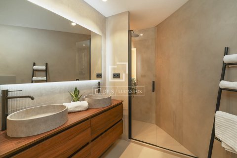 Apartamento de 3 dormitorios en venta en Barcelona, Cataluña, Spain № 4206 - foto 23