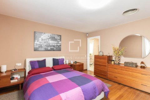 Villa de 5 dormitorios en venta en Sant Cugat del Vallès, Barcelona, Cataluña, Spain № 4205 - foto 20