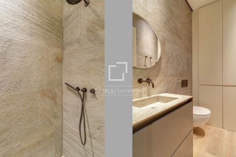Apartamento de 2 dormitorios en venta en Barcelona, Cataluña, Spain № 6545 - foto 15