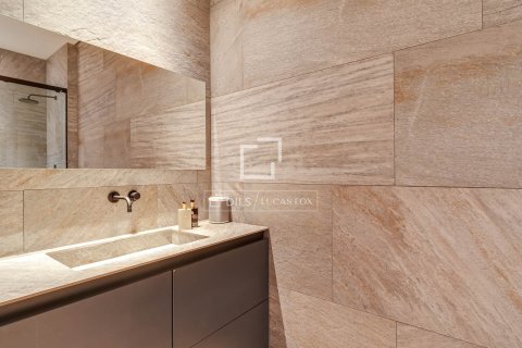 Apartamento de 2 dormitorios en venta en Barcelona, Cataluña, Spain № 6545 - foto 23