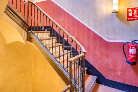Apartamento de 2 dormitorios en venta en Barcelona, Cataluña, Spain № 6545 - foto 30