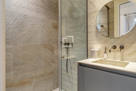 Apartamento de 2 dormitorios en venta en Barcelona, Cataluña, Spain № 6545 - foto 13
