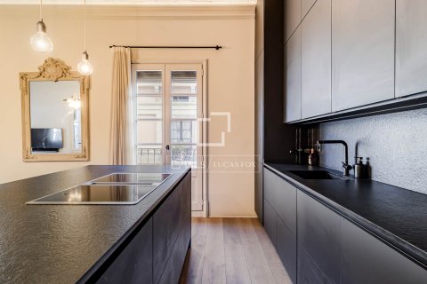 Apartamento de 2 dormitorios en venta en Barcelona, Cataluña, Spain № 6545 - foto 4