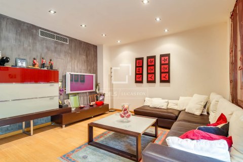 Купить квартиру в Барселона, Испания с 4 спальни, 122м², № 6544 - фото 4