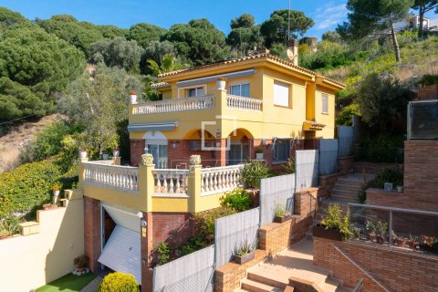 4 bedrooms villa for sale in Vilassar de Dalt, Barcelona, Catalonia, Spain № 6542