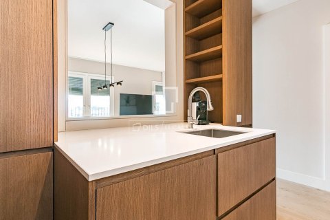 Купить квартиру в Барселона, Испания с 2 спальни, 70м², № 6541 - фото 12