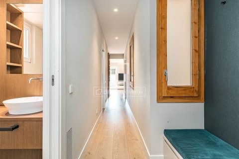 Купить квартиру в Барселона, Испания с 2 спальни, 70м², № 6541 - фото 24