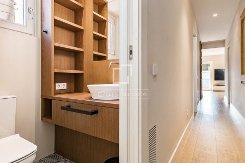 Купить квартиру в Барселона, Испания с 2 спальни, 70м², № 6541 - фото 21
