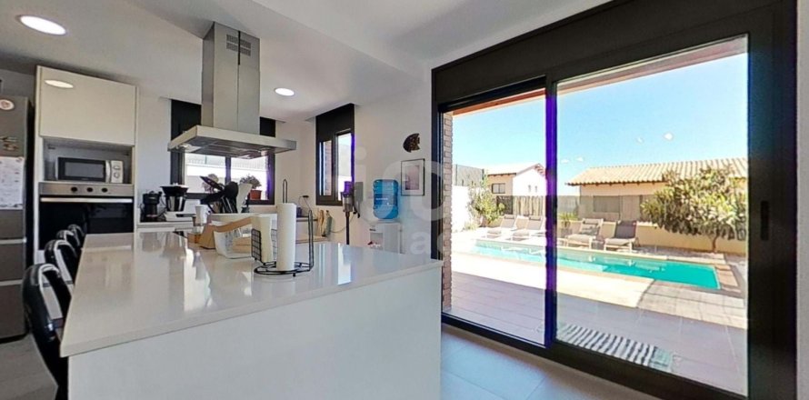 Таунхаус с 4 спальнями в Кастеллет-и-ла-Горнали, Барселона, Каталония, Испания № 2826