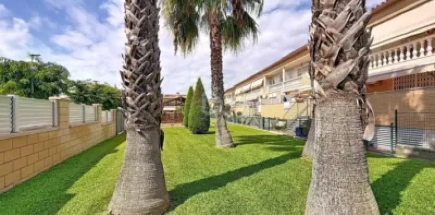 Таунхаус с 3 спальнями в Куните, Таррагона, Каталония, Испания № 2822