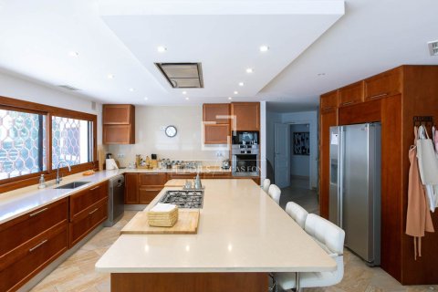 6 bedrooms villa for sale in Cabrils, Barcelona, Catalonia, Spain № 6637 - photo 11