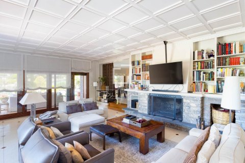 6 bedrooms villa for sale in Cabrils, Barcelona, Catalonia, Spain № 6637 - photo 9