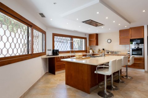 6 bedrooms villa for sale in Cabrils, Barcelona, Catalonia, Spain № 6637 - photo 13