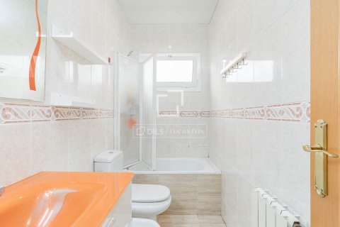 Ático de 3 dormitorios en venta en Barcelona, Cataluña, Spain № 6639 - foto 25