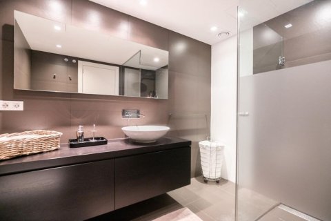 Купить квартиру в Барселона, Испания с 5 комнат, 160м², № 1527 - фото 11