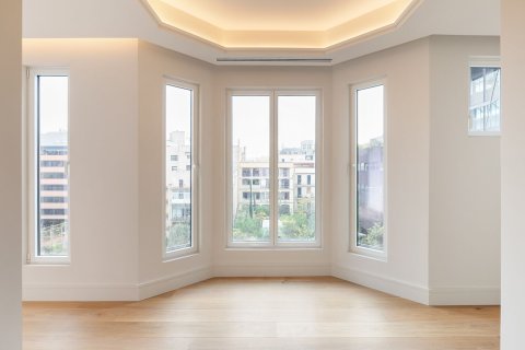 Купить квартиру в Барселона, Испания с 5 комнат, № 1525 - фото 4