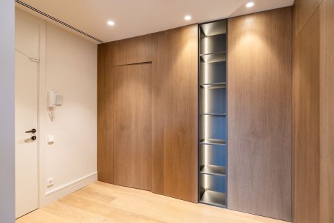 Купить квартиру в Барселона, Испания с 5 комнат, № 1525 - фото 15