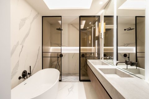 Купить квартиру в Барселона, Испания с 5 комнат, № 1525 - фото 13