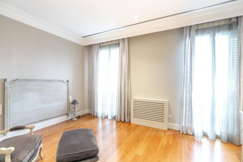4 bedrooms apartment for sale in Barcelona, Catalonia, Spain № 1526 - photo 8