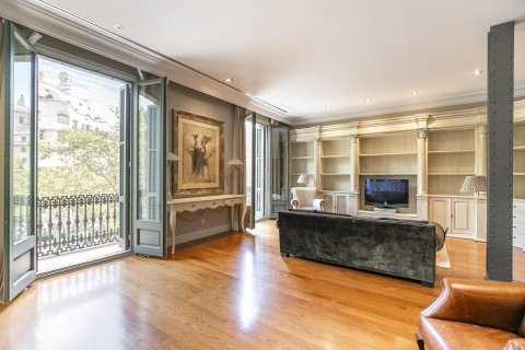 Квартира с 4 спальнями в Барселоне, Каталония, Испания № 1526