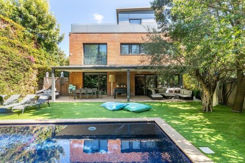 Купить дом в Барселона, Испания с 6 комнат, № 1528 - фото 3