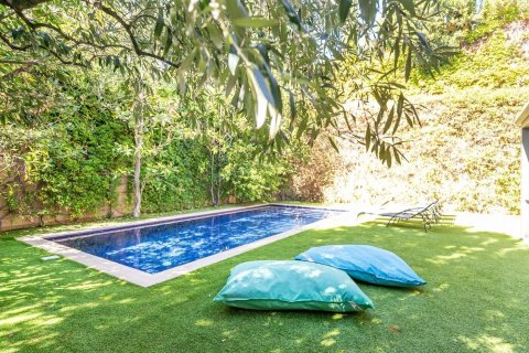 Купить дом в Барселона, Испания с 6 комнат, № 1528 - фото 2