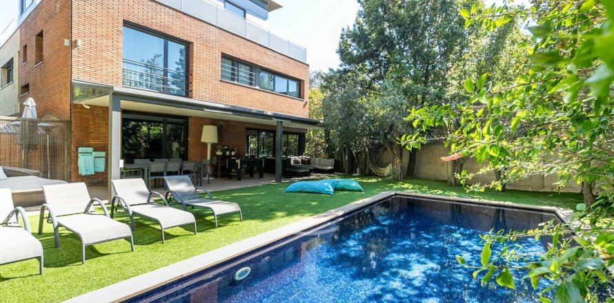 Дом с 5 спальнями в Барселоне, Каталония, Испания № 1528