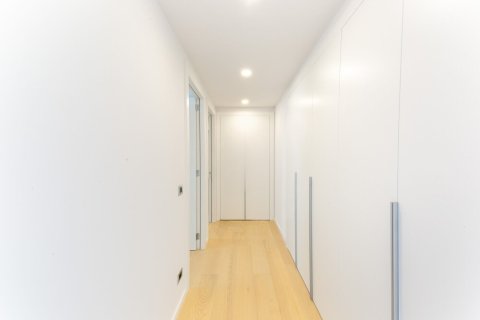 Apartamento de 4 dormitorios en venta en Barcelona, Cataluña, Spain № 1522 - foto 7